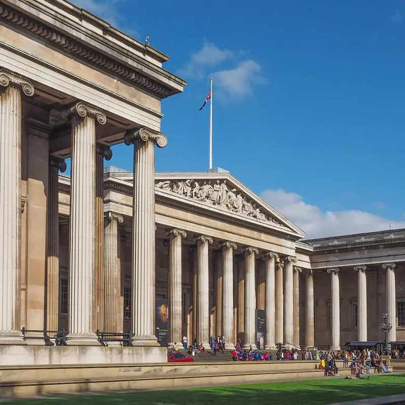 Przechowalnia bagażu British Museum